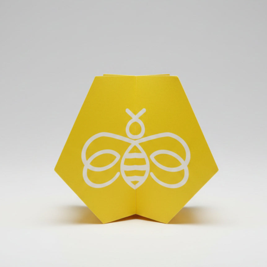Pack of 6 honeycomb-shaped 3D bee decorations for Rosh Hashanah