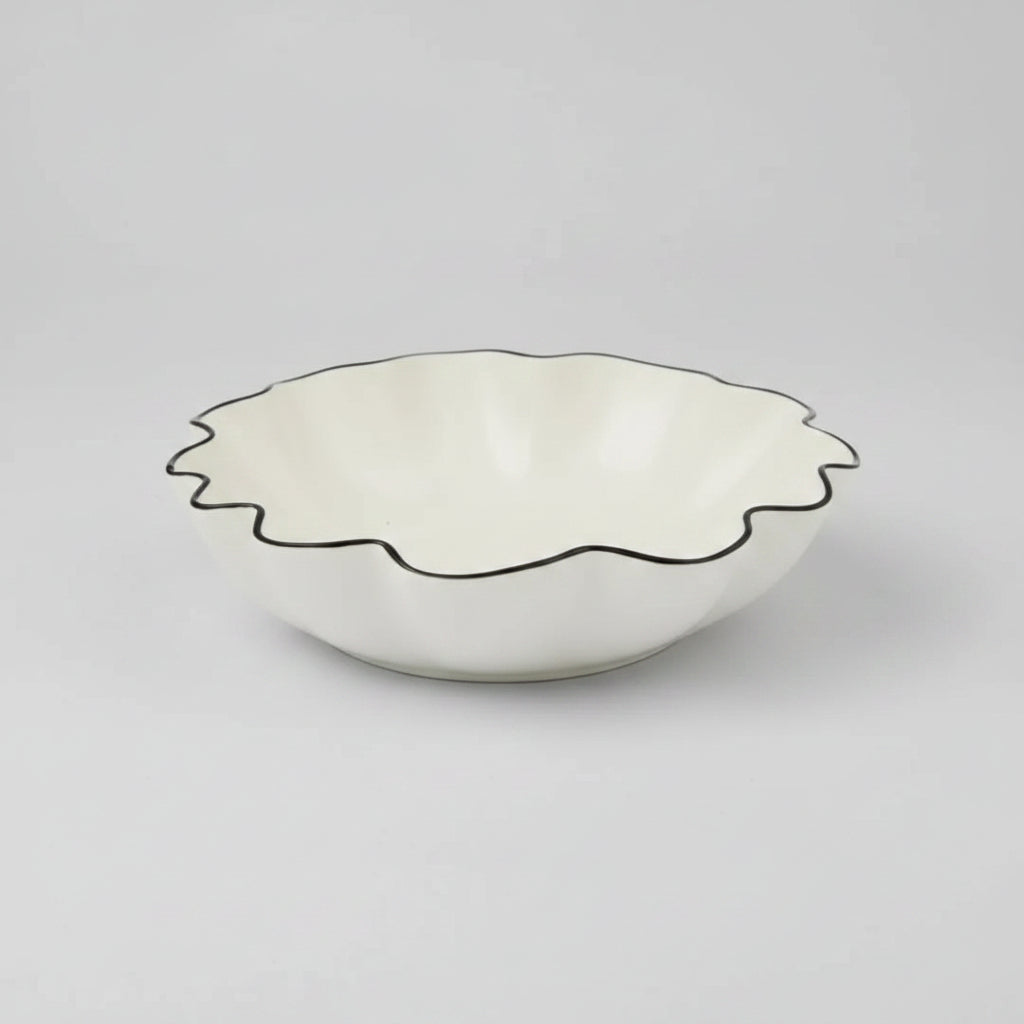 Scalloped Ceramic Bowl + Serviettes
